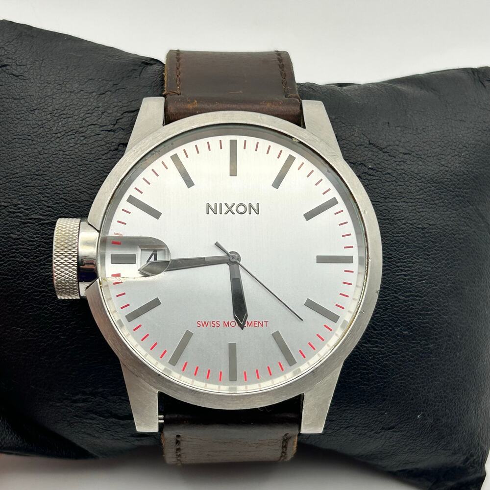 Nixon “The Chronicle” Lefty Mens Watch Silver Brown Leather Working New Battery